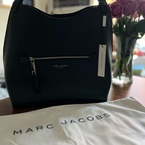 NWT Gorgeous Black Leather Marc Jacobs Handbag w/Dust Bag